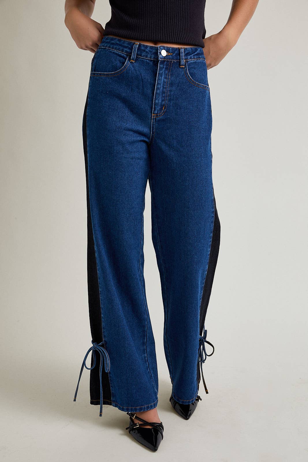 SIDE CONTRAST & BOW DETAIL WIDE PANTS: DENIM-BLACK