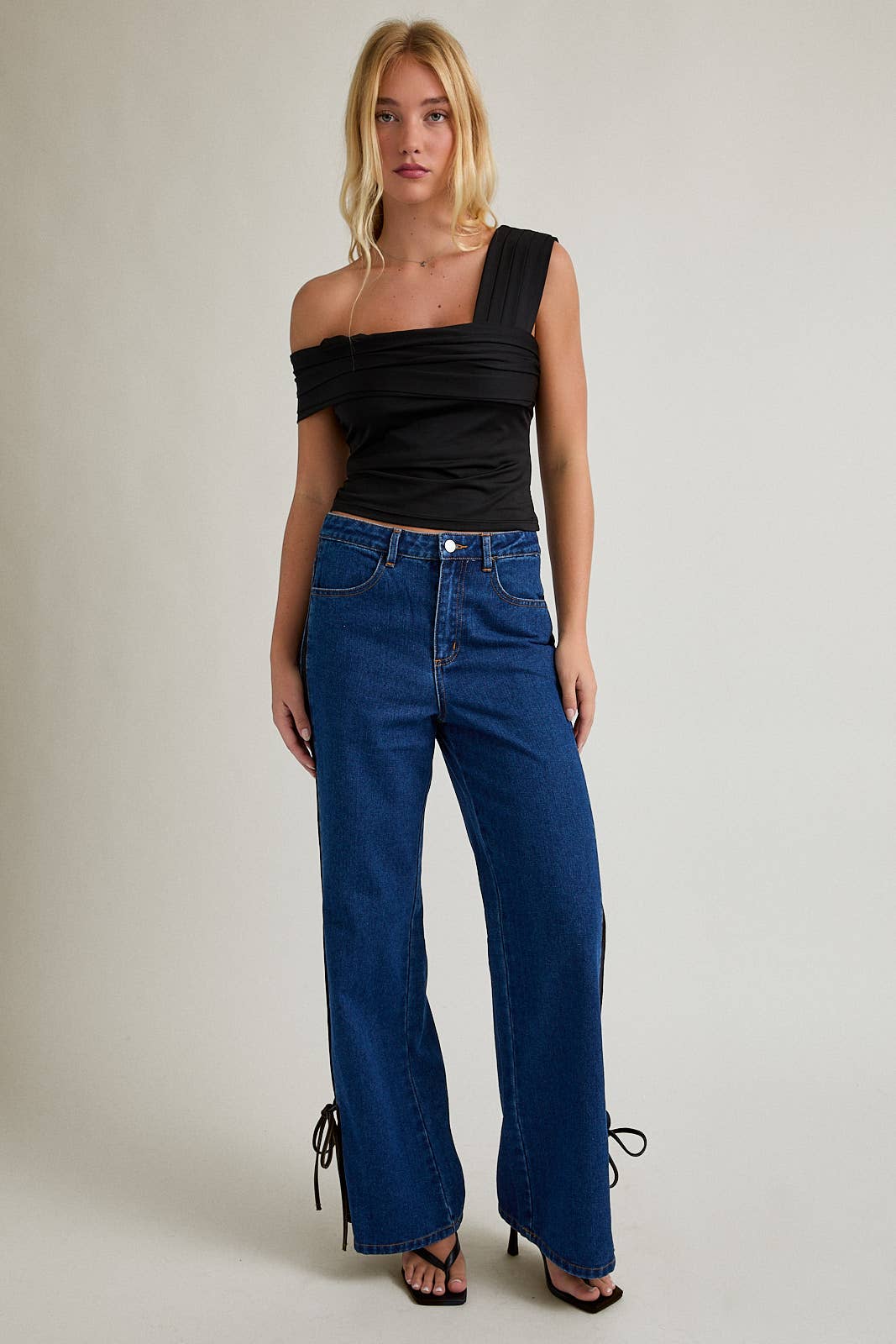 SIDE CONTRAST & BOW DETAIL WIDE PANTS: DENIM-BLACK