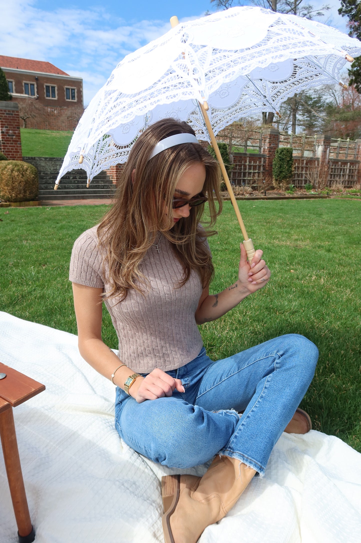Laureni Cable Knit Short Sleeve Sweater in Taupe