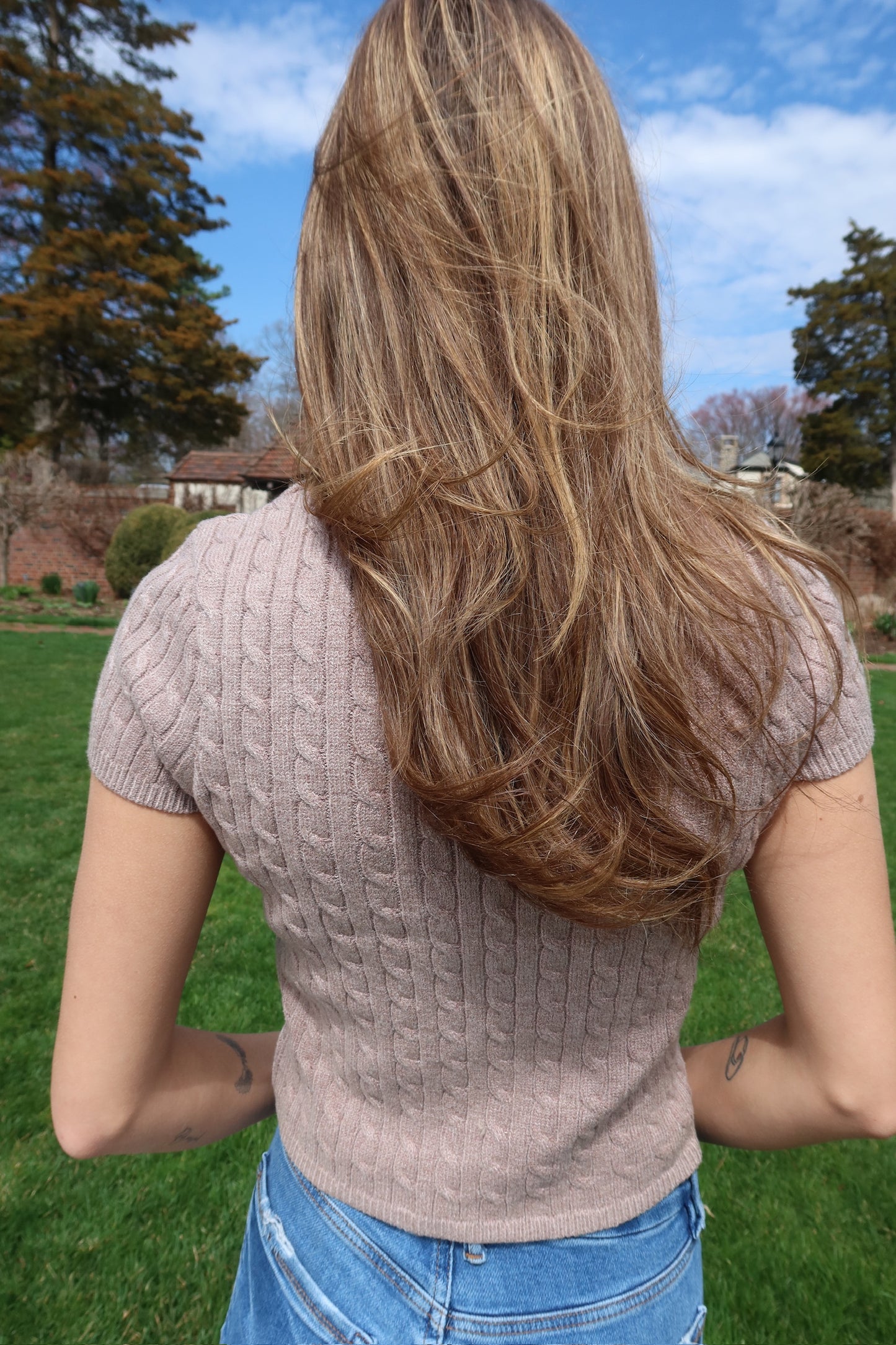 Laureni Cable Knit Short Sleeve Sweater in Taupe